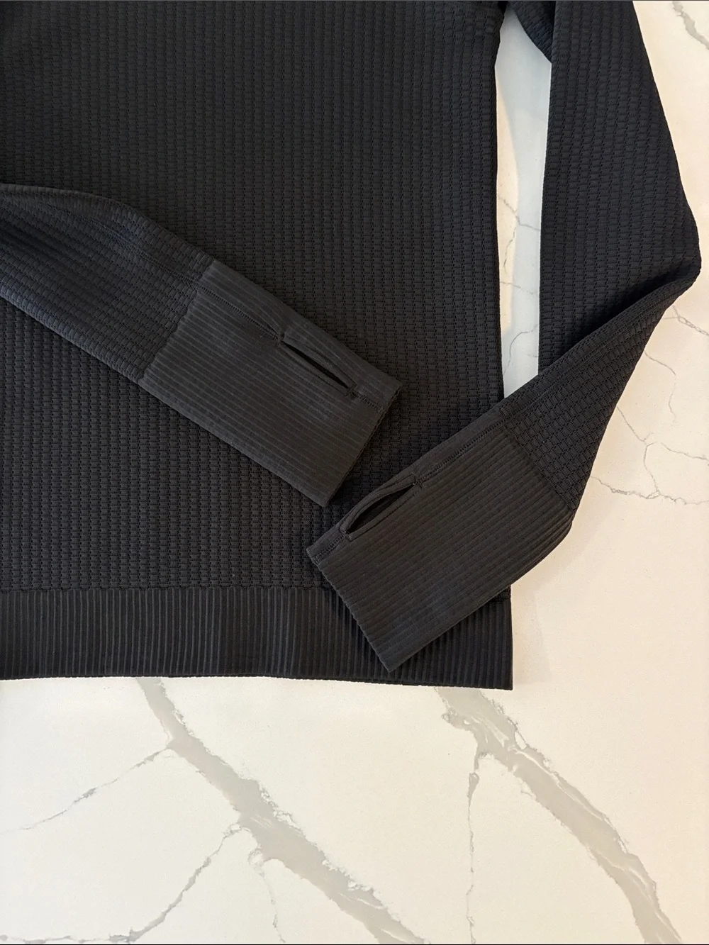 Lululemon Rest Less Pullover ~ 4 ~ Bubble Dot Black